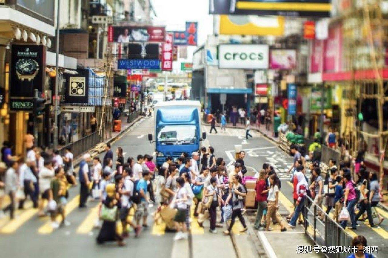 香港最准马会资料免费第010期，揭秘数字背后的秘密与探索真实信息之旅,香港最准马会资料免费010期 12-22-25-35-36-44U：28